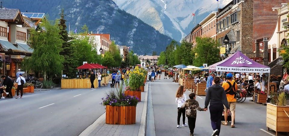 Banff private transportation guide